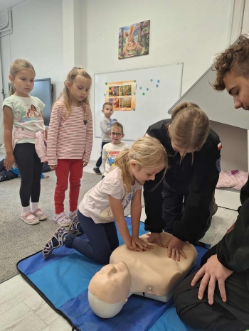 41e211bd-dfca-4213-8447-7f1653a91765