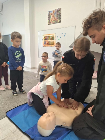 a0a3aa60-6f3c-4693-9415-d8cfb182a531