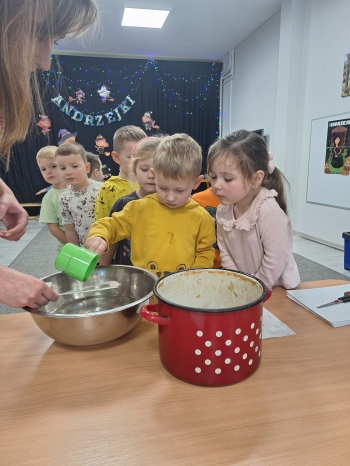 1f0fa79d-3345-4304-8114-35f76fb3fbd4