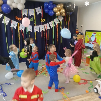 614954406_880151757930694_3487635323542126827_n