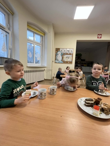 08a60300-aa03-41e6-8a25-5f65a7d2e1f4