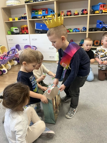 99ca4bc6-4843-4372-97de-25c63a979f01