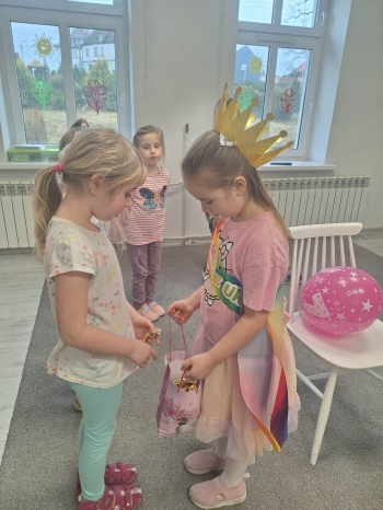 4bf8affc-65a2-4d85-a738-7c89b499d195