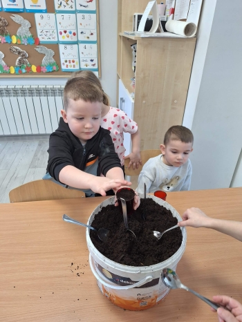 e5fe715a-c431-4c75-819a-93afe53fd777