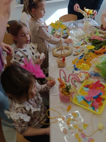 a4dddb65-d181-459b-877c-4c8b086a7c32