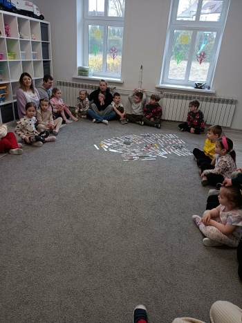 abf19517-cb43-427c-9d87-c6258f987dd1