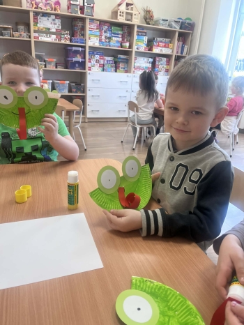 1f1fa9d8-9e95-4472-b1d9-046d681af3cd