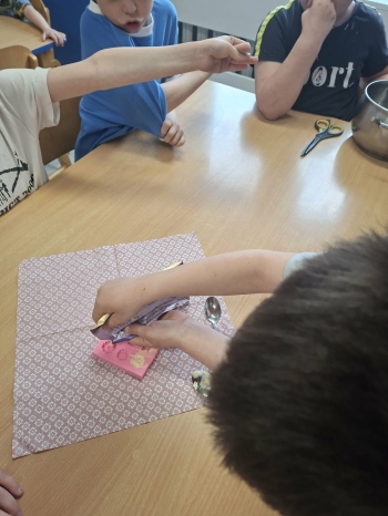 15d553f6-75d5-4595-9b04-47fff9b3c123