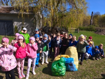 0504d9dc-48c9-4bb3-8a41-8f9be70b34fa