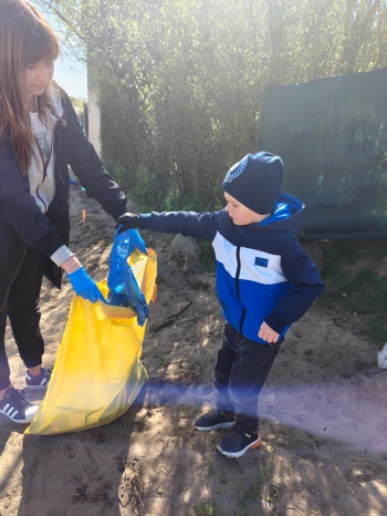 b06e19a9-209f-440f-821b-70f19fd68f18