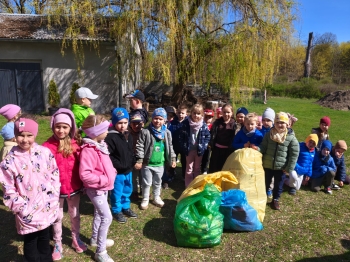 e04032a4-3b36-4d8e-be06-5d4e18838243