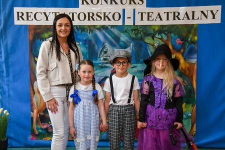 Gminny konkurs Recytatorsko-Teatralny pt ''W krainie baśni Braci Grimm''